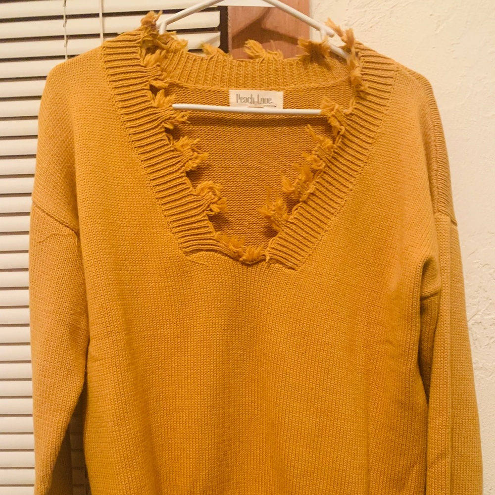 Frayed V-neck sweater! New without tags!!